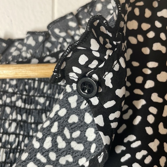 Sanctuary Lily Smocked Flutter Sleeves Blouse - Picture 10 of 13